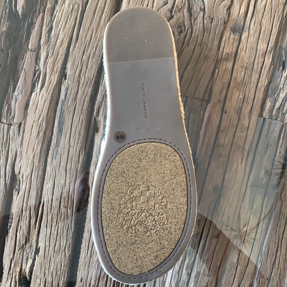 Vince Camuto - Picture 4 of 8